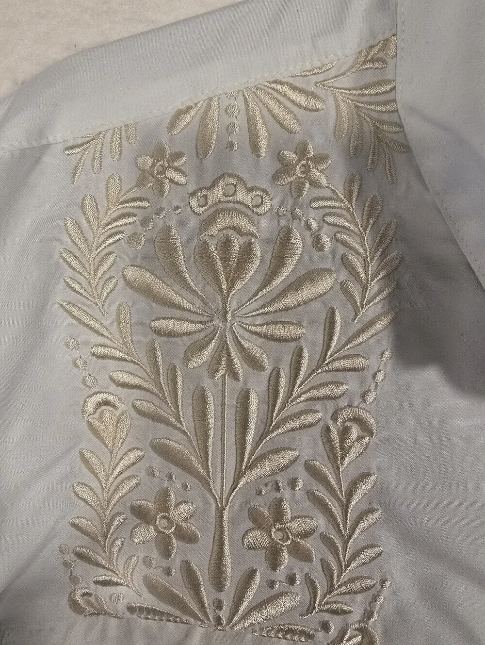 Magellan Fishgear White Embroydered Guayabera S Sleeve Poly Shirt. Mens L - Picture 6 of 13